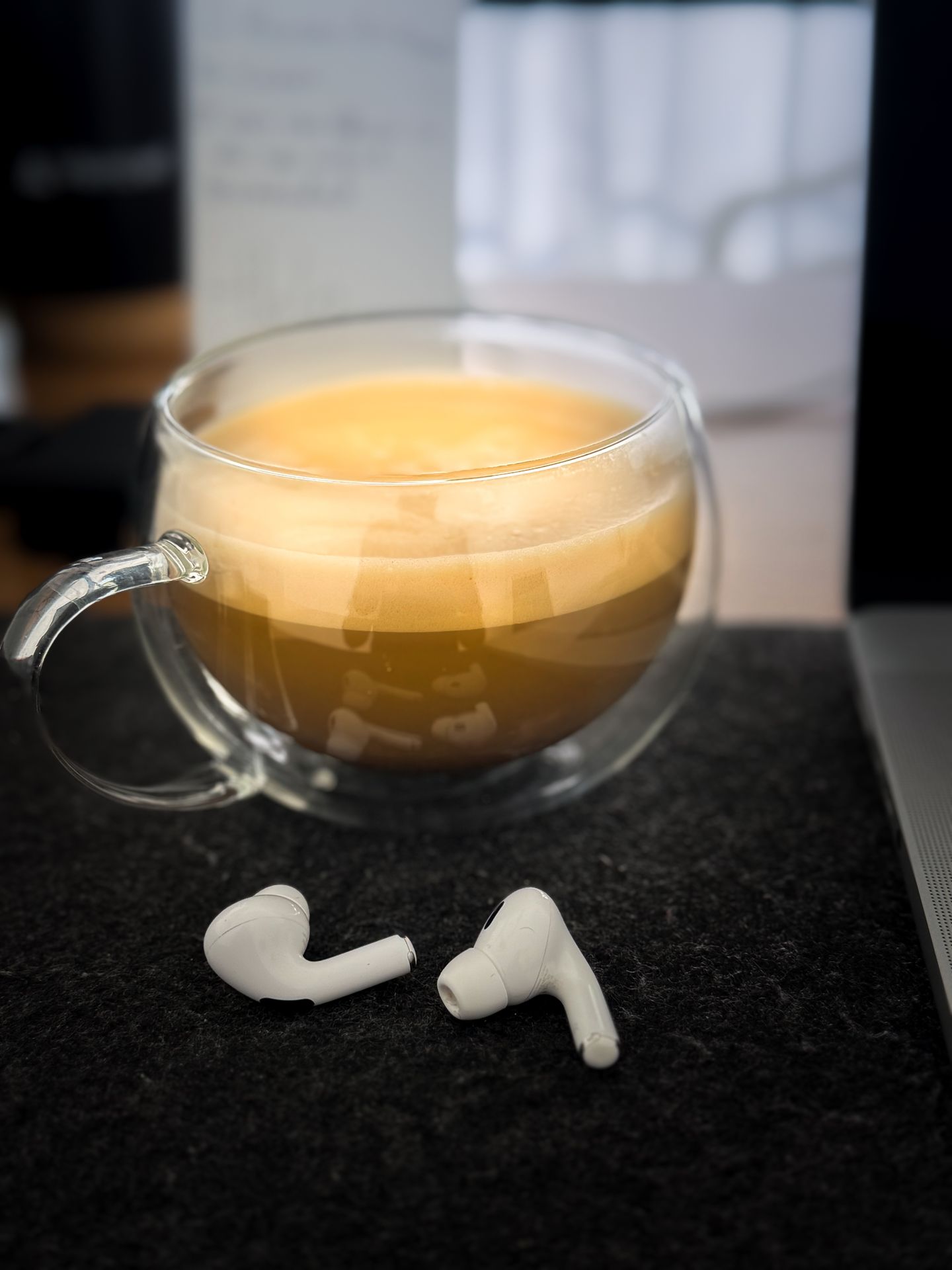 Photo UdFOx^s+4:NL~WjXE1WYT1R*i^s:ERR*$ys.